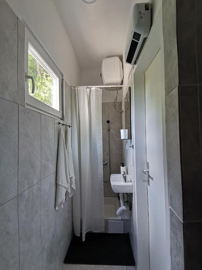 Ema & Mila 2 Appartement Knin Buitenkant foto